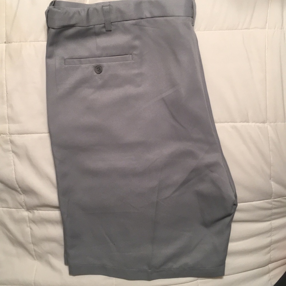 🏌🏼 Two pair Haggar Golf shorts